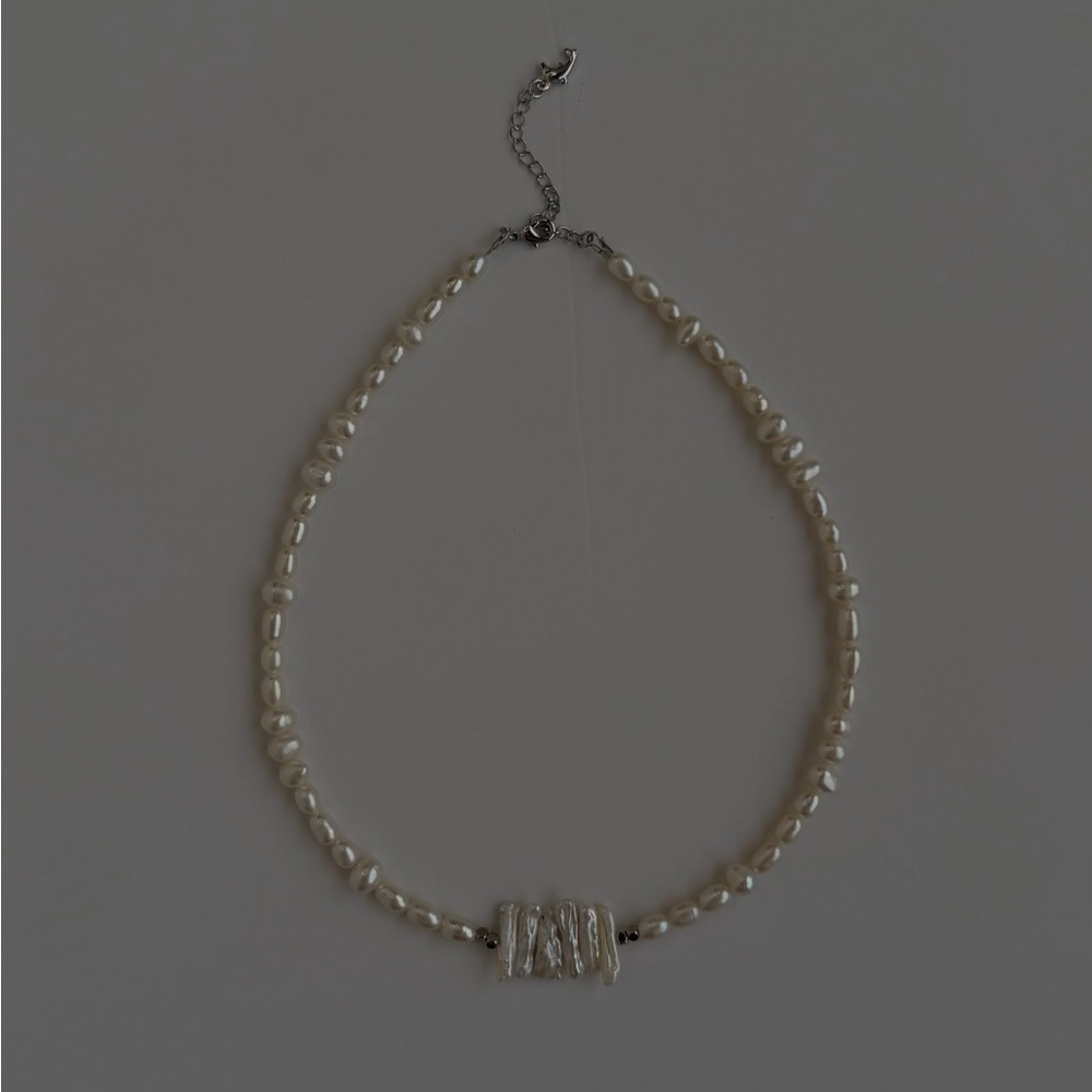 616 Elegant Pearl Necklace Choker